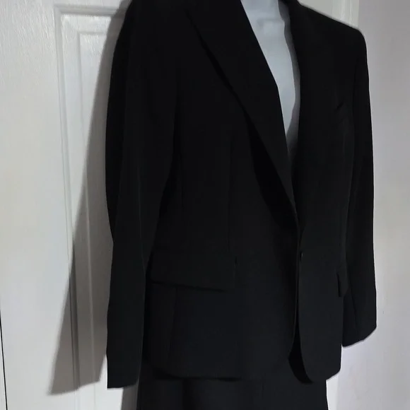 Anne Klein Executive Collection - Black Blazer and Skirt Set - Picture 2 of 14